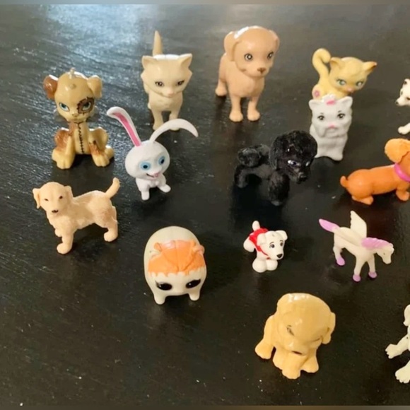 Mini toy animal figures lot of 31 cats/dogs Disney-Tsum Tsum-Barbie toys - Picture 9 of 9